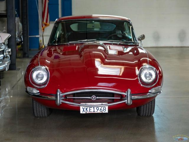 Jaguar E-Type image 3