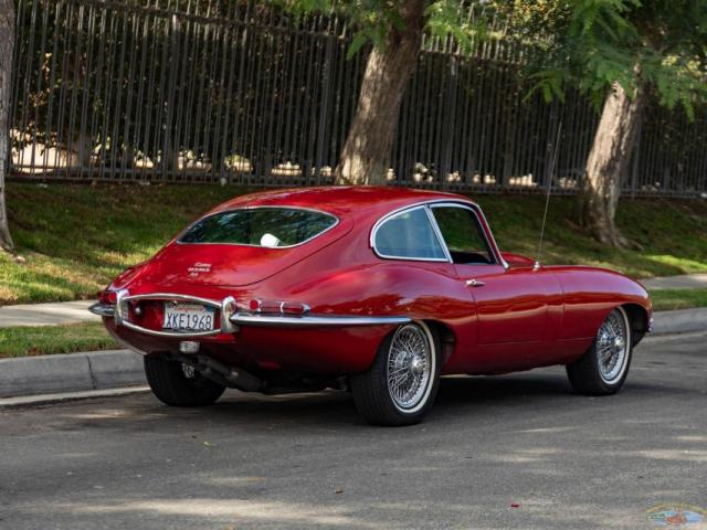 Jaguar E-Type image 4