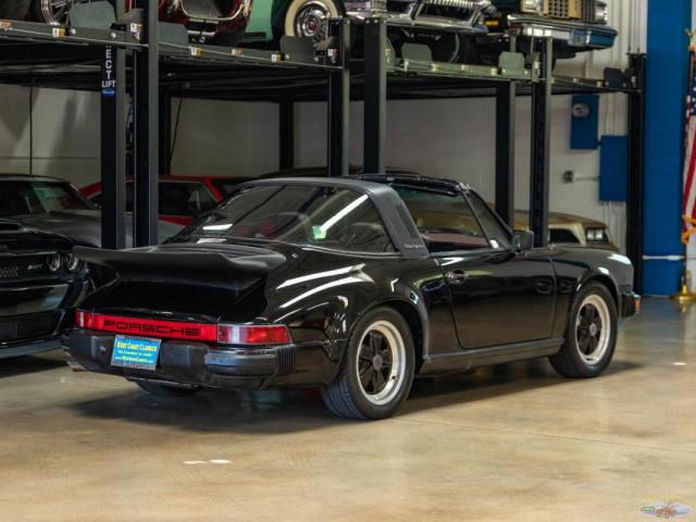 Porsche 911 image 1