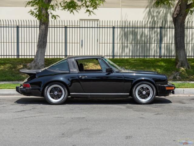 Porsche 911 image 3