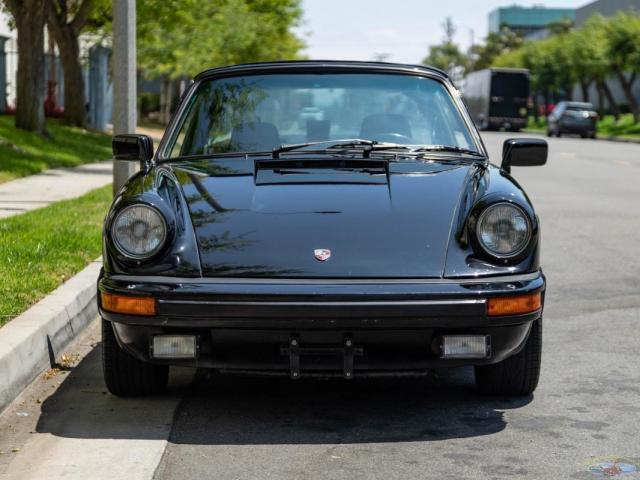 Porsche 911 image 8