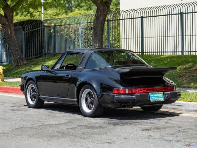 Porsche 911 image 2