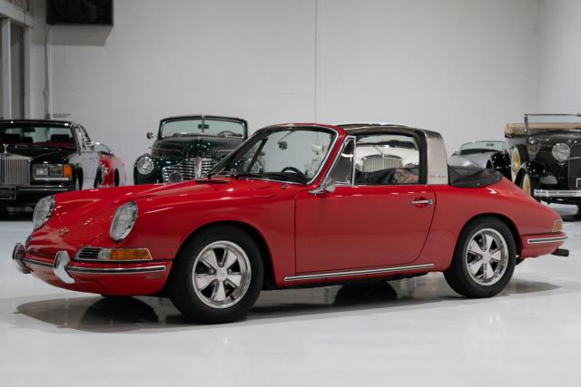 Porsche 911 image 9