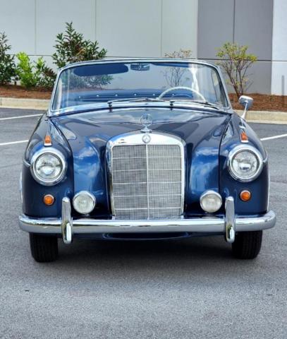 Mercedes Benz 220 image 2