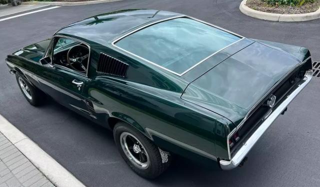 Ford Mustang image 4