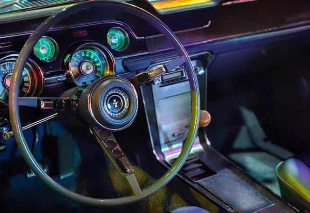 Ford Mustang image 2