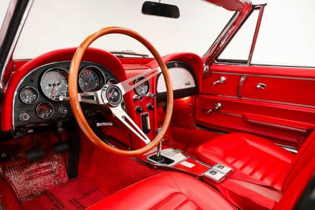Chevrolet Corvette image 1