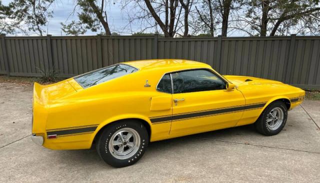 Ford Mustang image 9