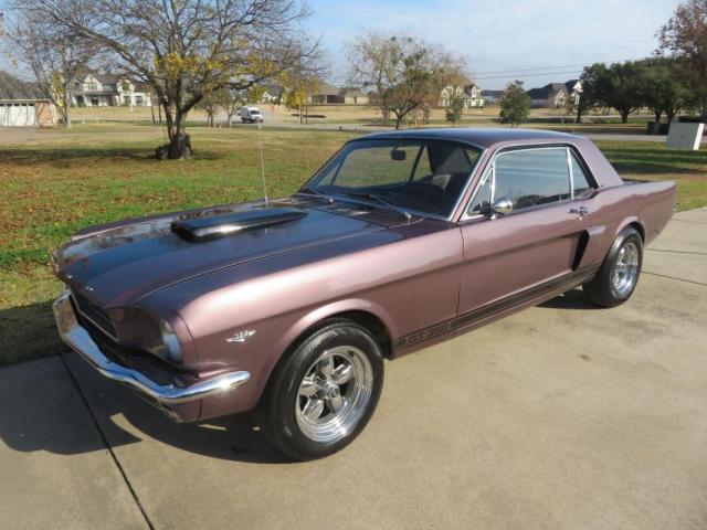 Ford Mustang image 2
