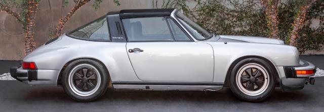 Porsche 911 image 2