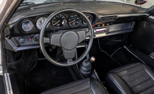 Porsche 911 image 1