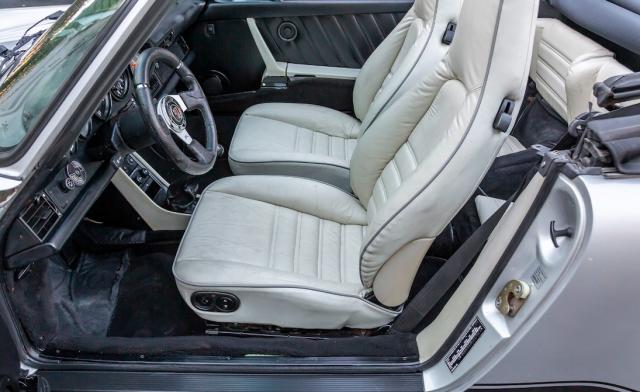 Porsche 911 image 2