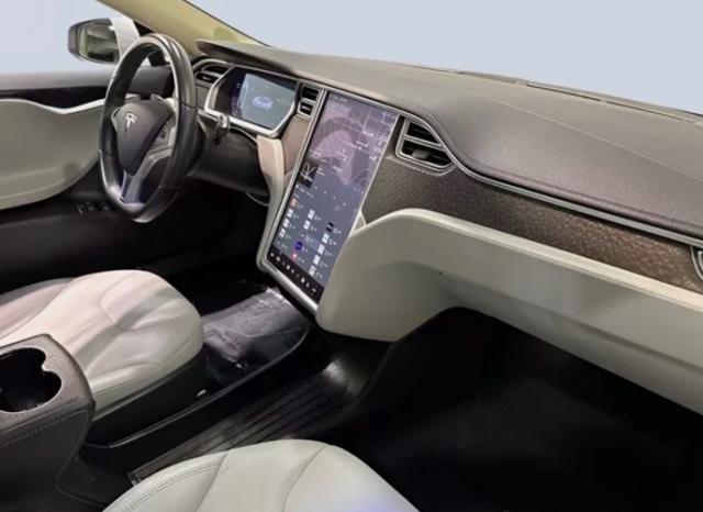 Tesla Model S image 2