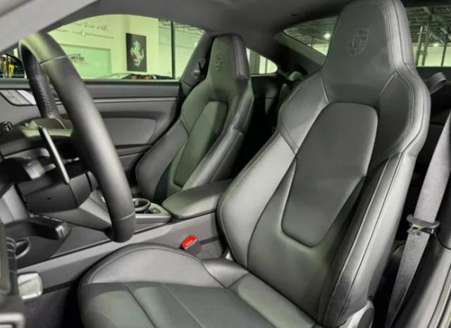 Porsche 911 image 1