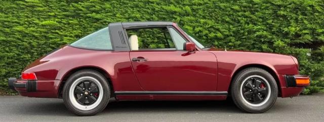 Porsche 911 image 2