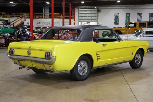 Ford Mustang image 2