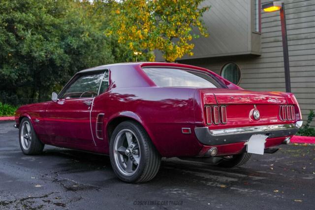 Ford Mustang image 2