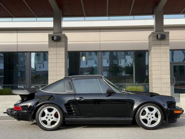 Porsche 911 image 4