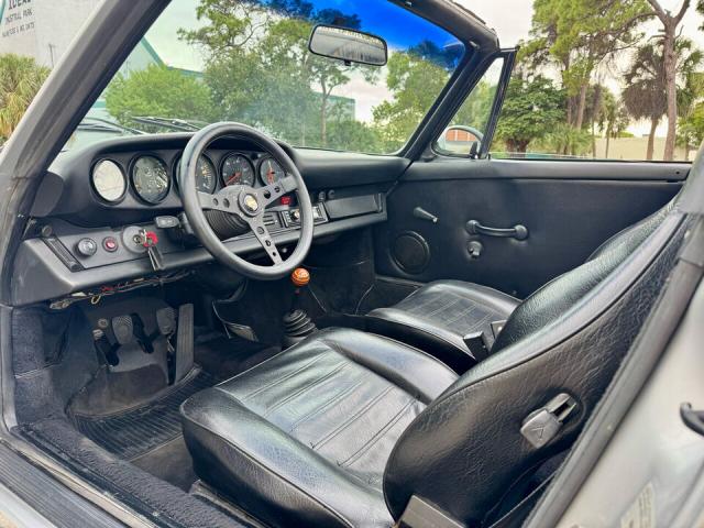 Porsche 911 image 2