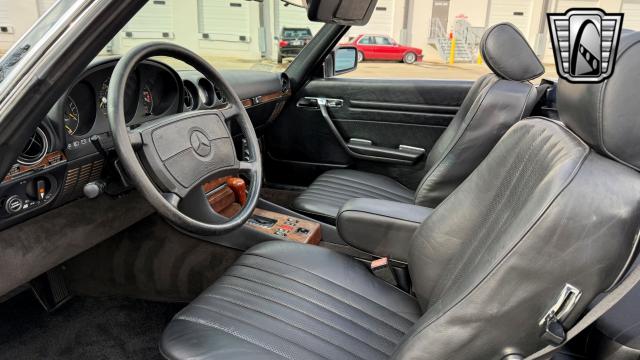 Mercedes Benz Sl 560 image 4
