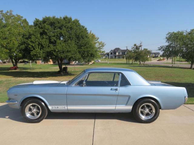 Ford Mustang image 2