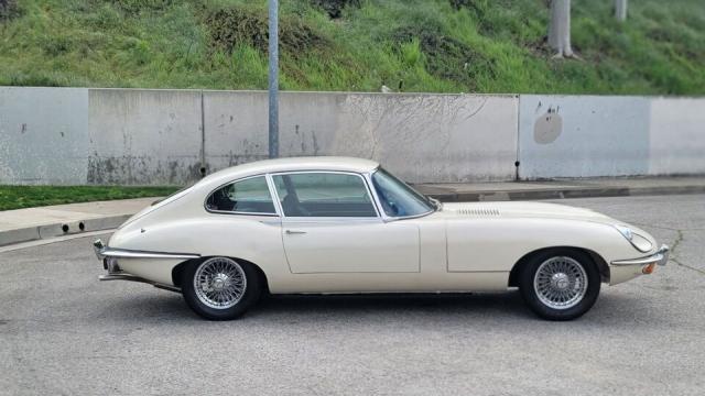Jaguar E-Type image 3