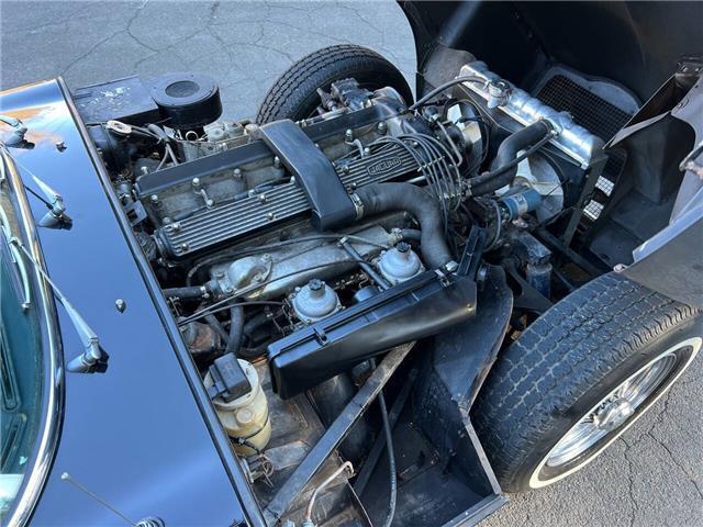 Jaguar E-Type image 2