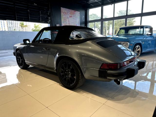 Porsche 911 image 3