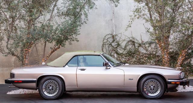 Jaguar Xjs image 4