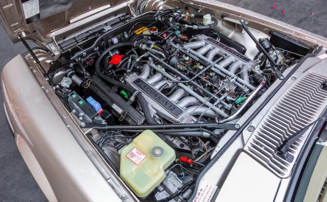 Jaguar Xjs image 3