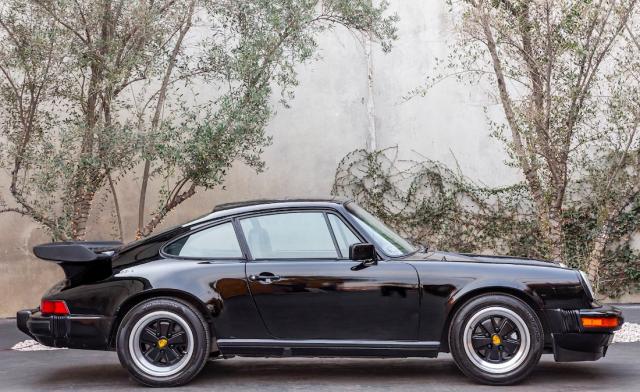 Porsche 911 image 1