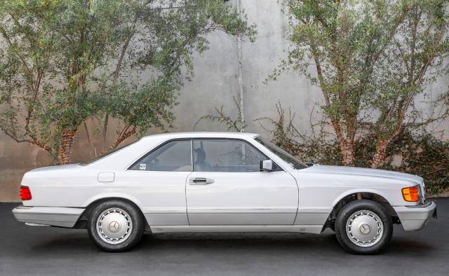 Mercedes Benz 560 image 2