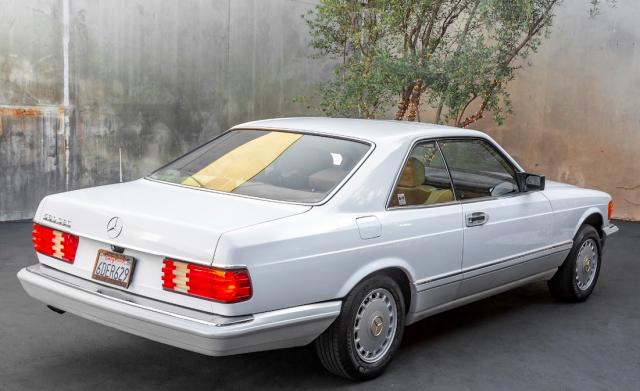Mercedes Benz 560 image 3
