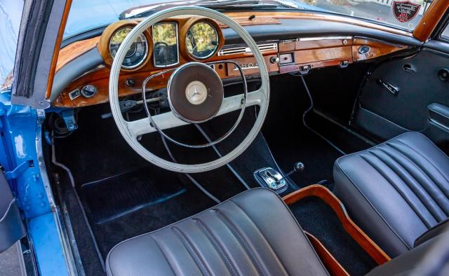 Mercedes Benz 250 image 2