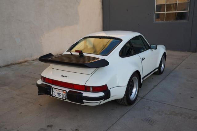 Porsche 930 image 3