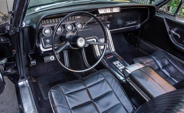 Ford Thunderbird image 1