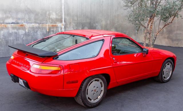 Porsche 928 image 4