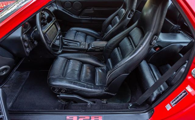 Porsche 928 image 1