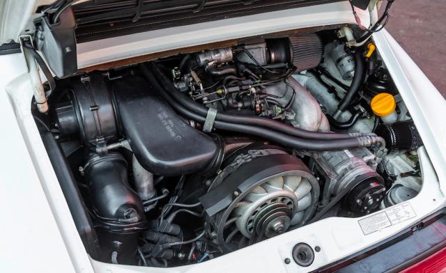 Porsche 964 image 5