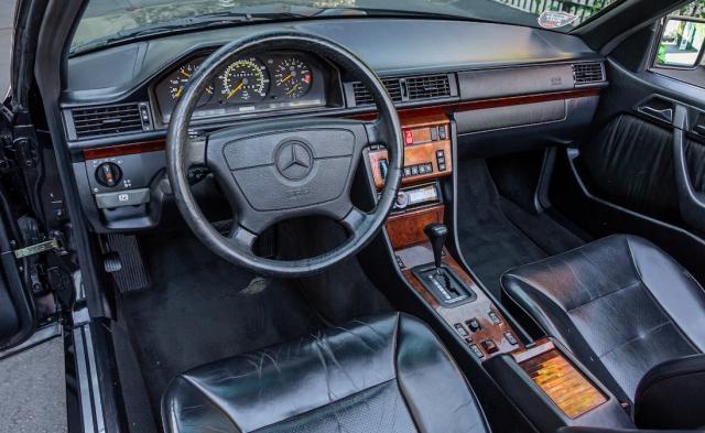 Mercedes Benz E 320 image 3