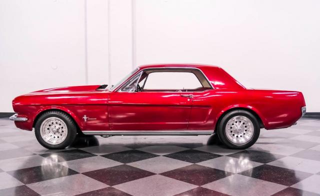 Ford Mustang image 4