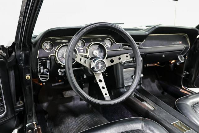 Ford Mustang image 2
