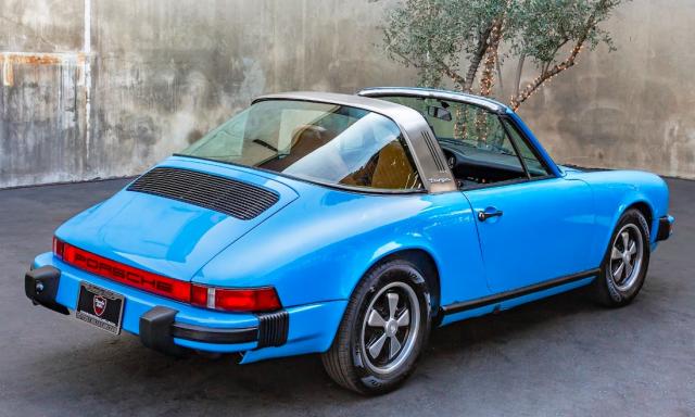 Porsche 911 image 2
