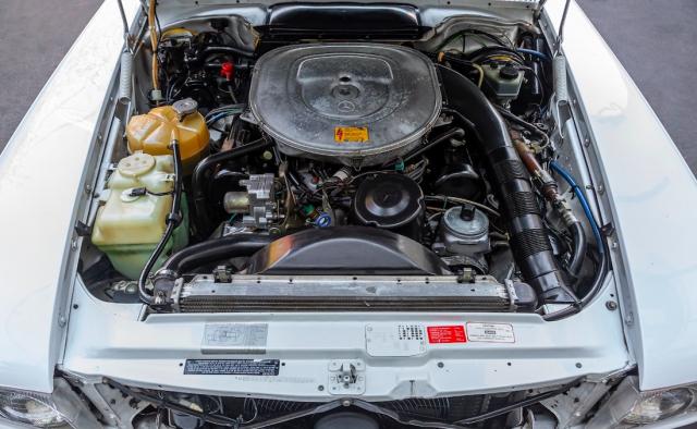 Mercedes Benz 560 image 6