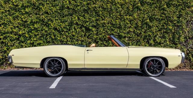 Pontiac Catalina image 3