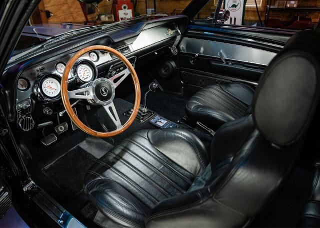 Ford Mustang image 1