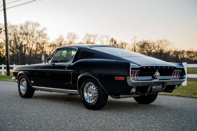 Ford Mustang image 2