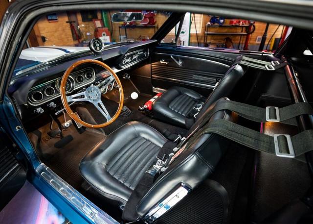Ford Mustang image 4