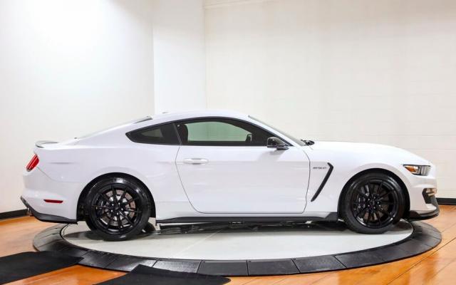 Ford Mustang image 3