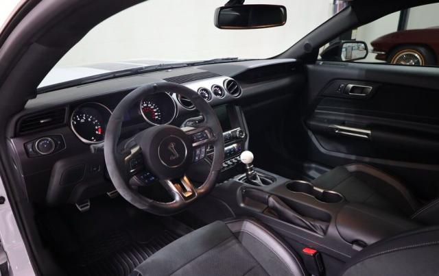 Ford Mustang image 1